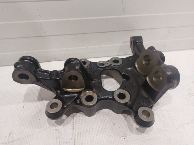Front Knuckle (Left)